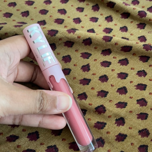 Kylie Cosmetics Matte Lipstick - Snow Way Bae